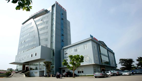 Nhà hàng khách sạn Phú Hưng